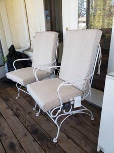 lot 125 image: Pair of White Iron Patio Arm Chairs