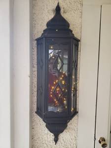 lot 134 image: Wall Mount Metal Display Cabinet