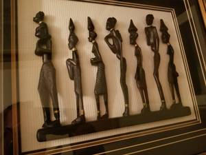 lot 146 image: Original African Carved Tribesman in Shadowbox