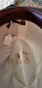 lot 171 image: Mens Vintage Hats  Dobbs Fedora and Newsboy Caps