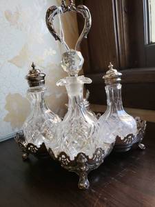 lot 175 image: Lovely Cut Glass Cruet Set