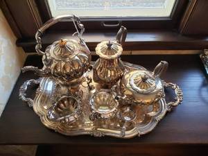 lot 172 image: Elegant Antique English Ornate Tea Service