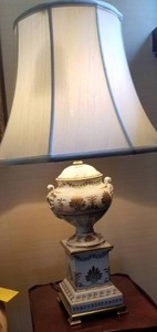 lot 192 image: Elegant Pearl Table Lamp with Gold Gilt Accents