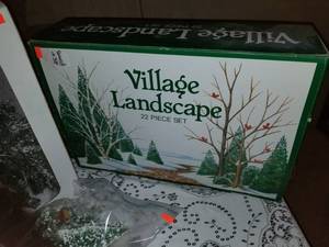 lot 215 image: Department 56 Christmas Village Accessories