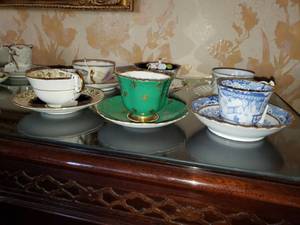 lot 181 image: Delicate Collection of Porcelain Cups and Saucers, set of  6