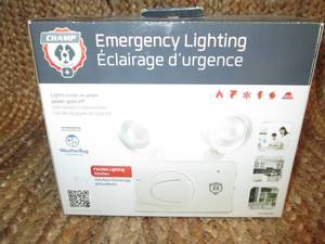 lot 220 image: WeatherBug Outdoor Emergency Lighting System 10B