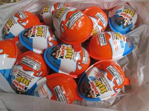 lot 258 image: 12pc. Kinder Joy Treat & Toy (Sweet...