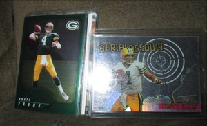 lot 7 image: Brett Farve Cards