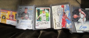 lot 11 image: 5 Autographed Cards