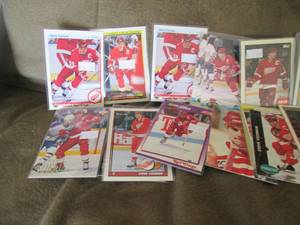 lot 34 image: Steve Yzerman Cards