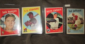 lot 36 image: (4) 1959 Topps Baseball Cards