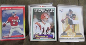 lot 44 image: (25) Quarterback Cards
