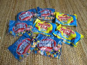 lot 139 image: Double Bubble Bubble Gum & Swedish ...