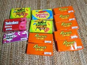 lot 140 image: Reeses Pieces, Twizzlers Bites, So...