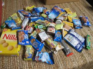 lot 157 image: Bag of Snacks -Oreo Thin Bites, Nil...