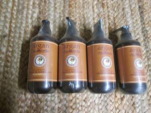 lot 172 image: Argan Dia Bella Argan Oil Nouurishi...