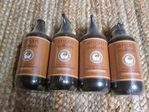 lot 176 image: Argan Dia Bella Argan Oil Nouurishi...
