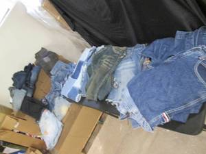 lot 195 image: Ladies Jeans (Size14) Y...