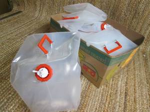 lot 313 image: 10 Pk. Of 5 Gallon CollapsibleReus...