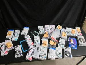 lot 323 image: Assorted Fit Bits & Small Electoron...