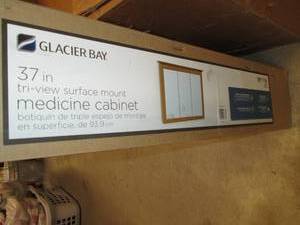 lot 369 image: Glacier Bay 37 Medicine Cabinet