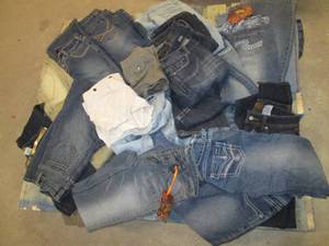 lot 377 image: Juniors Clothing Lot See Photos