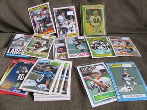 lot 81 image: Steve Largent Cards