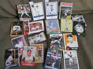 lot 106 image: (32) Baseball Hall Of Fame Cards