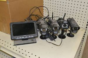 lot 60 image: Defender Wireless 4-Camera System w Viewing Screen