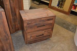 lot 76 image: 2- Drawer Nightstand