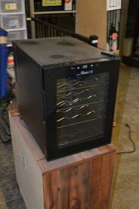 lot 77 image: Danby Maitre D Wine Refrigerator