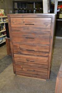 lot 75 image: 5-Drawer Dresser