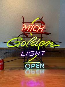 lot 1 image: Mich Golden Light Open Neon Sign