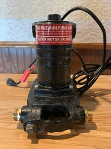 lot 11 image: 12 HP Cast Iron Transfer Pump