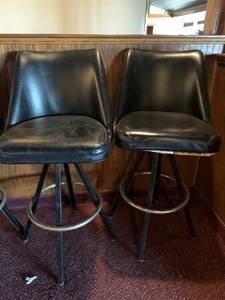 lot 36 image: Lot of 2 High Top Chairs