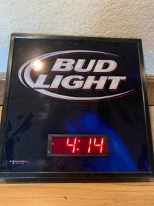 lot 49 image: Bud Light Clock