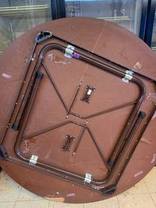 lot 74 image: Round 5 Foot Banquet Table with Folding Legs