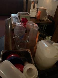 lot 95 image: Large Lot of Bar Accessories