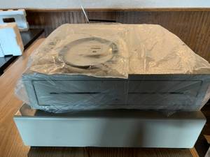 lot 112 image: Lot of 2 Cash Registers & New Vasario 420