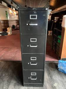 lot 103 image: Hon 4 Drawer File Cabinet