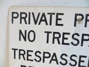 lot 4 image: Canadian Pacific Metal NO TRESPASSING Sign
