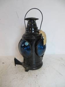lot 33 image: Dressel Marker Lamp