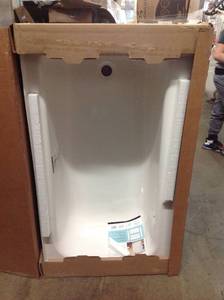 lot 24 image: BOOTZ INDUSTRIES Honolulu 46.5 in. Right Drain Rectangular Alcove Soaking Bathtub in White