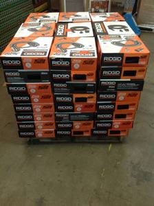 lot 30 image: PALLET OF 72 CASES OF 1-78 in. x 7 ft. Tug-A-Long Locking Vacuum Hose for RIDGID WetDry Shop Vacuums