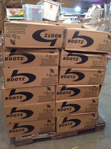 lot 32 image: Pallet with 24 Cases of Bootz Industries Azalea Self-Rimming Oval Bathroom Sink in White new
