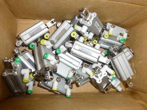 lot 21 image: 20 new SMC solenoid valves...