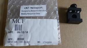 lot 35 image: 20 Newport MCF lens mount and rail ...