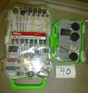 lot 40 image: Dremel kits - lots of cuttingsandi...