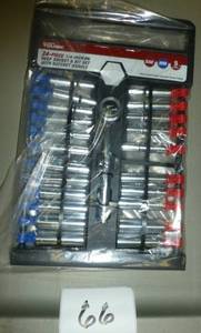 lot 66 image: 24 piece standard and metric 14 in...