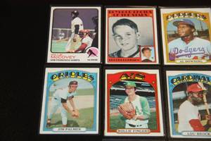 lot 14 image: 1972 and 1973 Topps Baseball Card Lot  13 Cards
